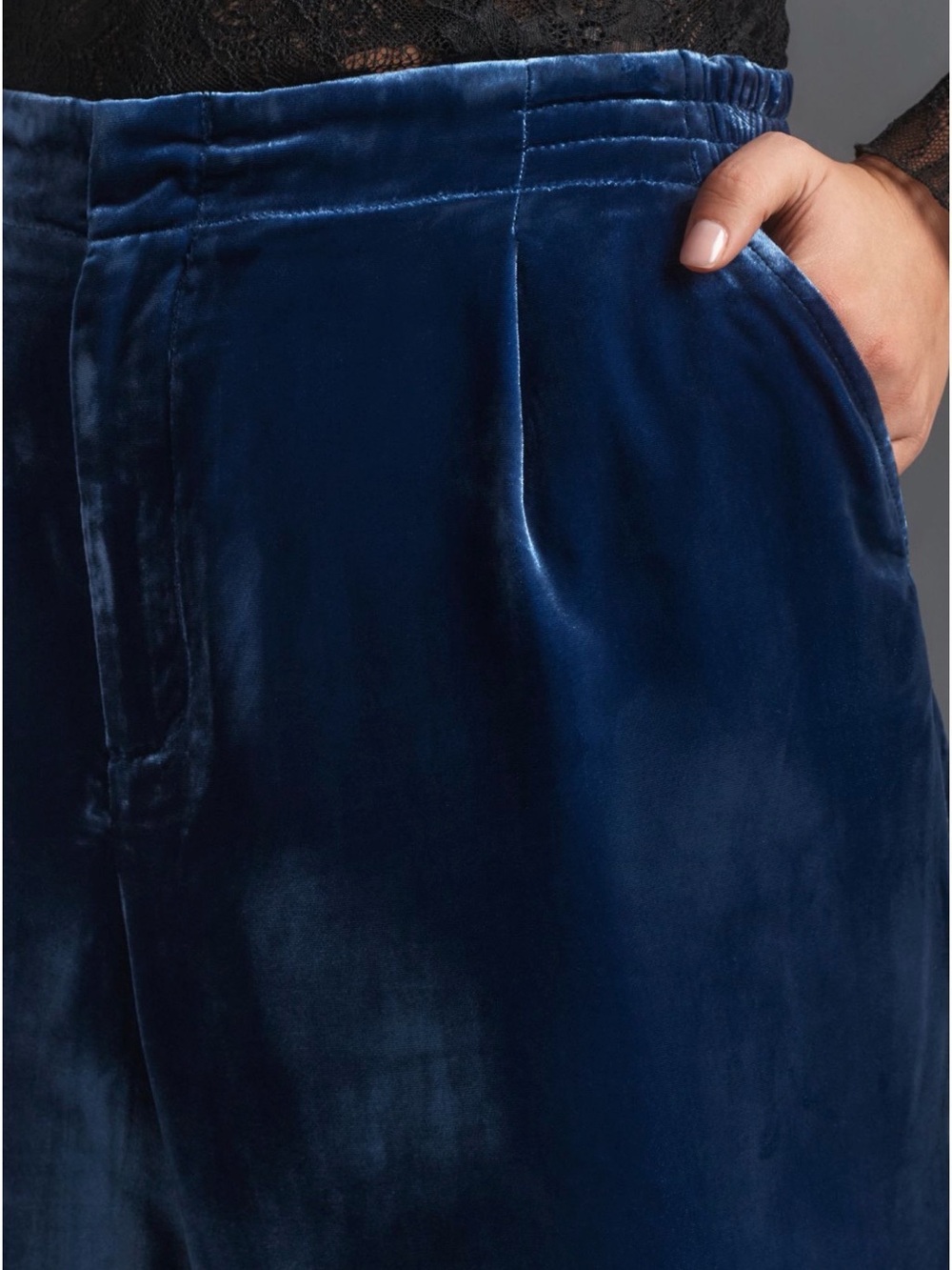 Wide Leg Velvet Pants by Anthropologie Deep Navy in Size Small - Picture 4 of 12